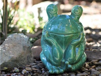 Frog Thinking Green Stream Lg 13"x17"x19"