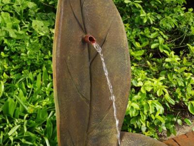 Standing Leaf Fountain RN 46.5"x21"x24" -235lbs