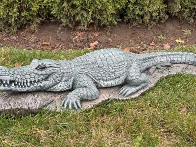 Statue Alligator (Piped) 6"x13"x39" -102lbs