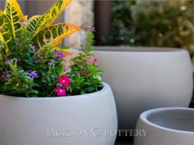 Egg Mighty Lite Pot Light Grey Lg 21"